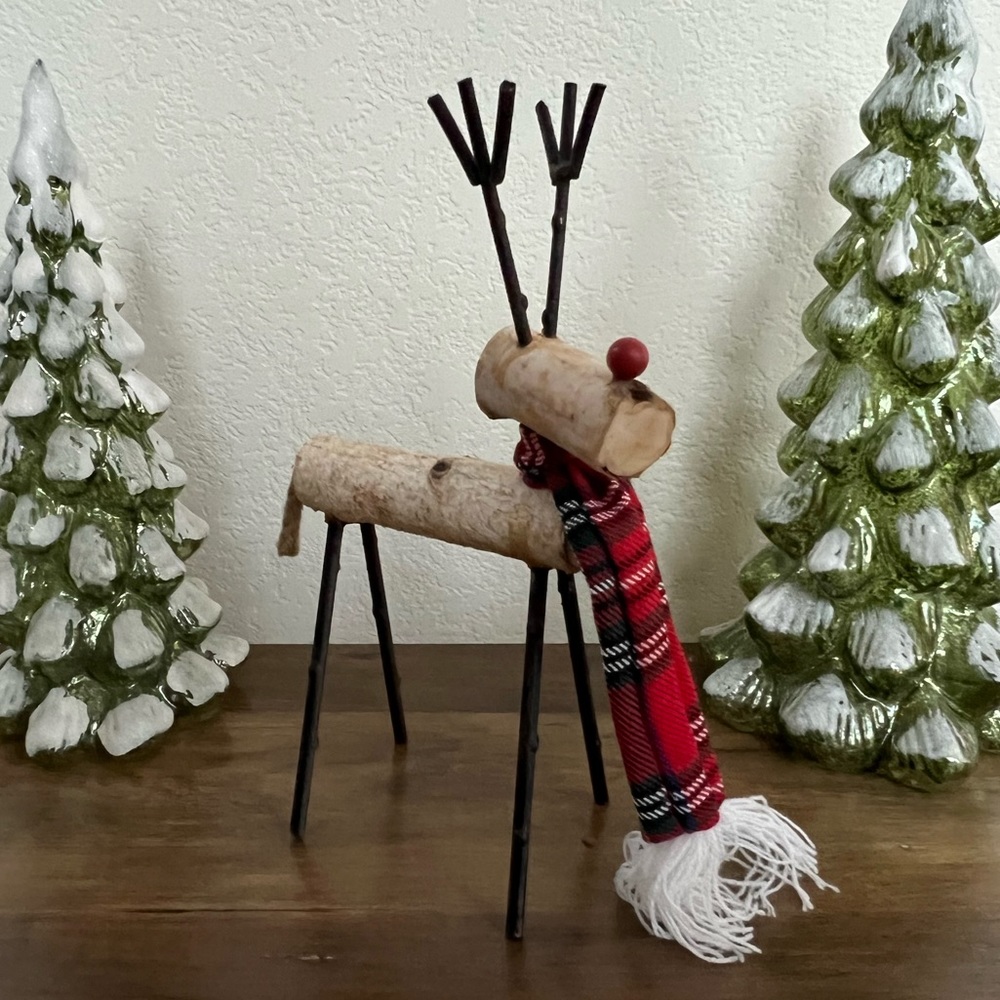 Wood Reindeer Christmas Decor